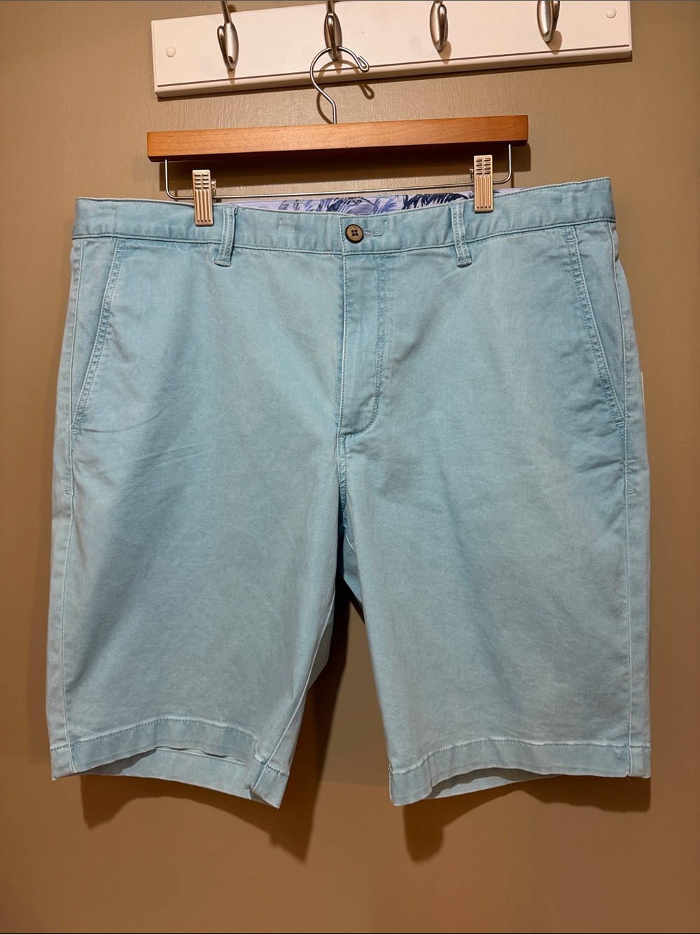 Tommy Bahama Men’s Boracay Flat Front 10 Shorts - T815546
